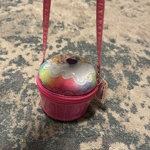 Adorable cupcake purse for girls